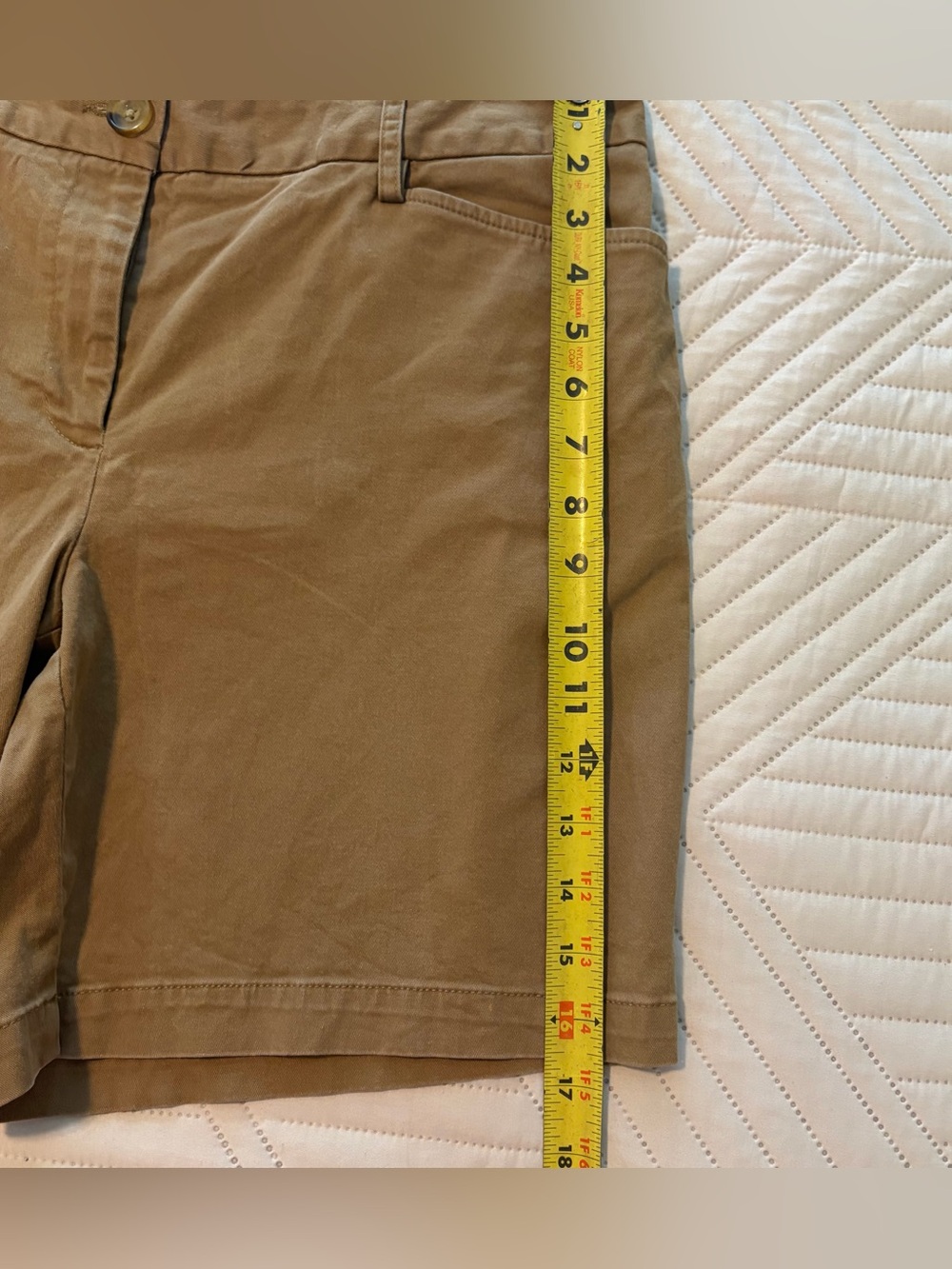 LANDS' END Women's Tan Chino Shorts
Size 10 - Picture 5 of 8
